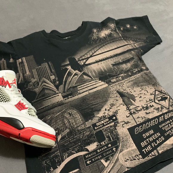 Sydney Tshirt size S - Picture 2 of 3